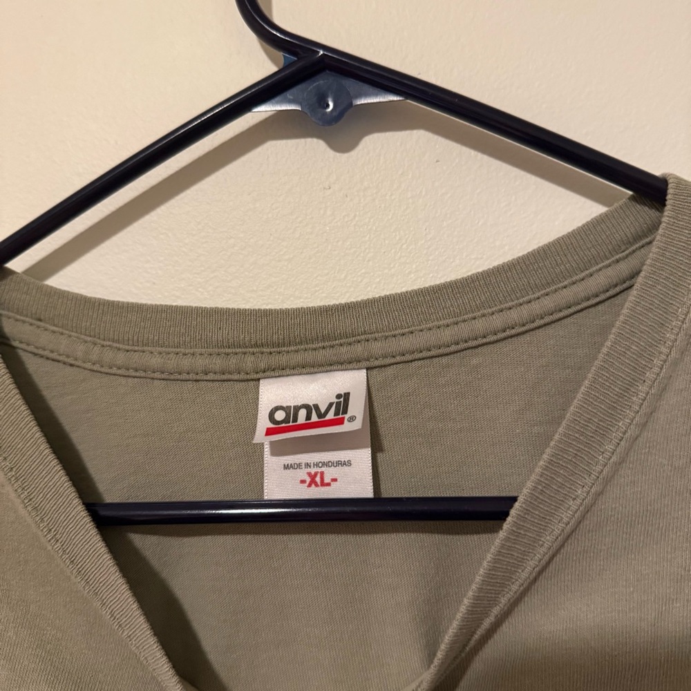 tshirt - Picture 2 of 3